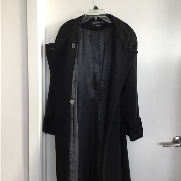 DonnyBrook Jackets & Blazers - DonnyBrook  Black winter coat $400 Size 8 Pettite